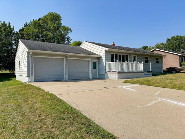 518 E Saint Charles Avenue, Fergus Falls, MN 56537