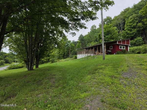 762 County Highway 16, Mount Vision, NY 13415