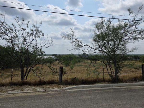 752 Chula Vista Rd., Eagle Pass, TX 78852