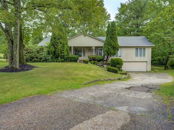 17444 Long Meadow Trail , Chagrin Falls, OH 44023