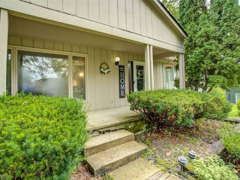 17444 Long Meadow Trail, Chagrin Falls, OH 44023 Photo 2