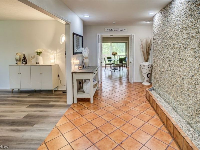 17444 Long Meadow Trail, Chagrin Falls, OH 44023 Photo 4