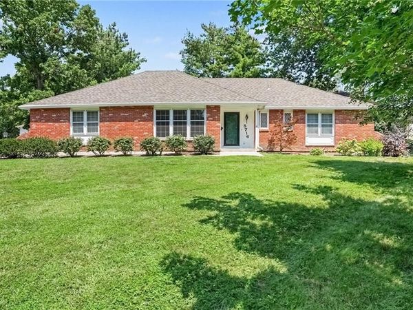 5716 W 97th Terrace, Overland Park, KS 66207