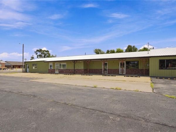 600 N Maple Street, Garnett, KS 66032