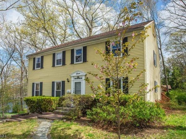7 Fernwood Trl, Mountain Lakes, NJ 07046
