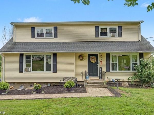 55 Davis Rd, Frankford, NJ 07826