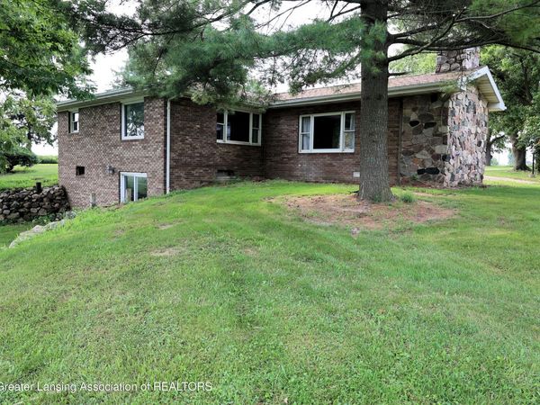2726 N Lowell Road, St. Johns, MI 48879
