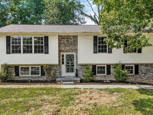 175 Henderson Lane, Jacksboro, TN 37757