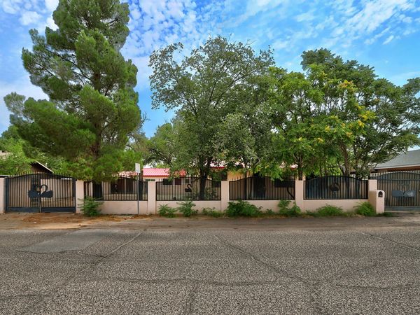 2560 Mervosh Avenue SW, Albuquerque, NM 87105