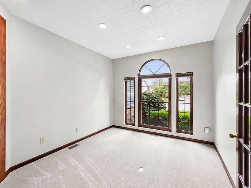 5692 Westbriar Court, Hilliard, OH 43026 Photo 15