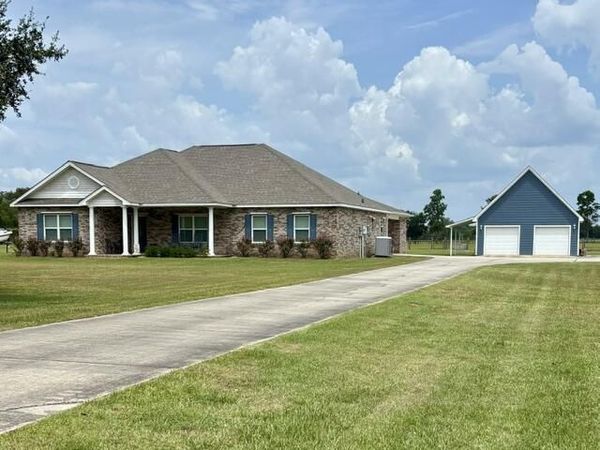 8101 Pecan Ridge Drive, Moss Point, MS 39562