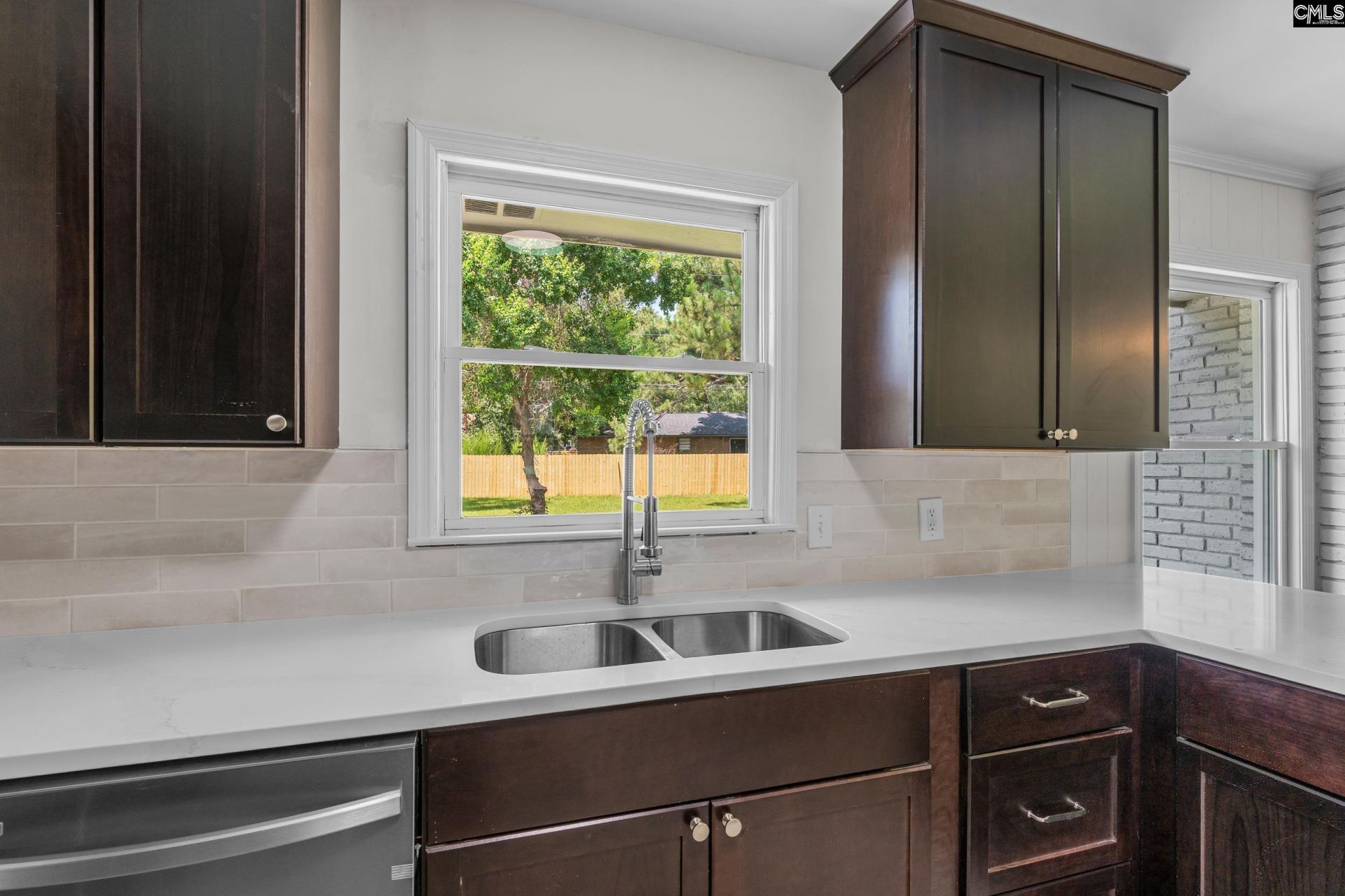 6709 Vanwood Drive  Photo 8