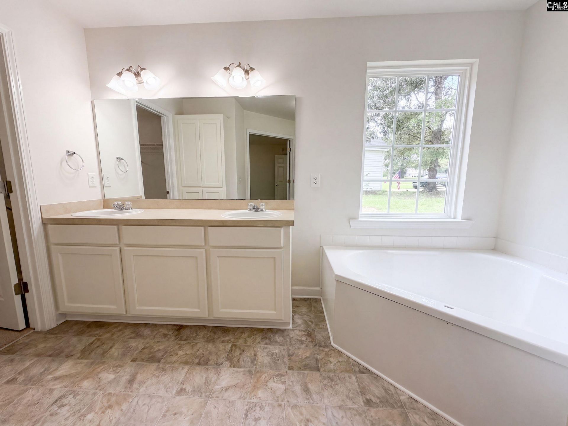 105 Sorrel Tree Lane  Photo 14