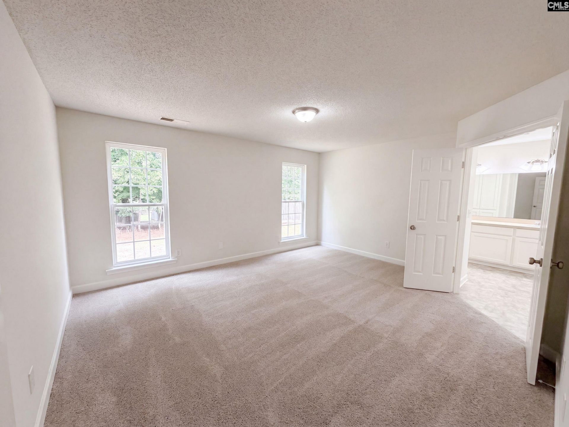 105 Sorrel Tree Lane  Photo 4