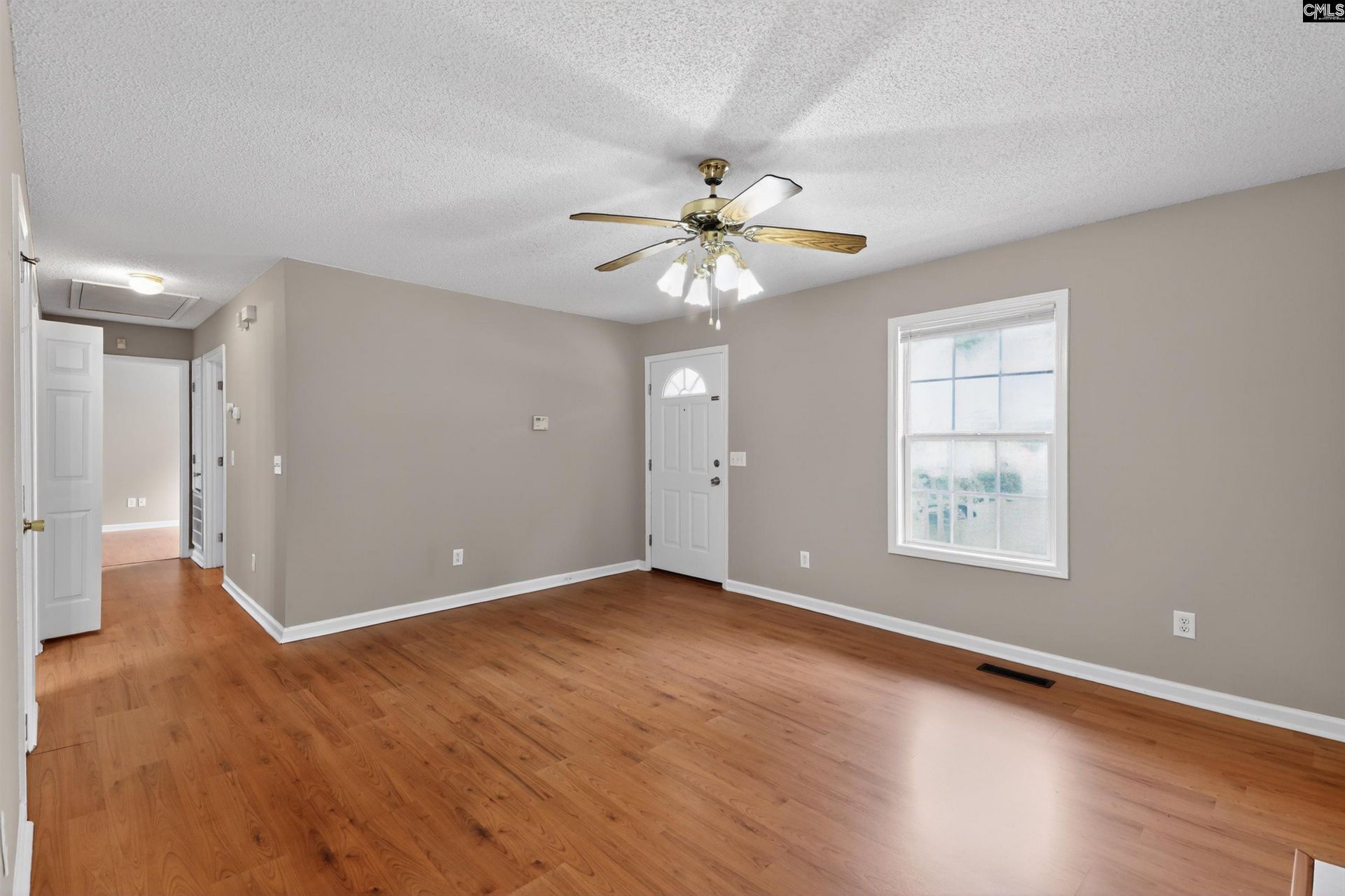 127 Renaissance Way Photo 4