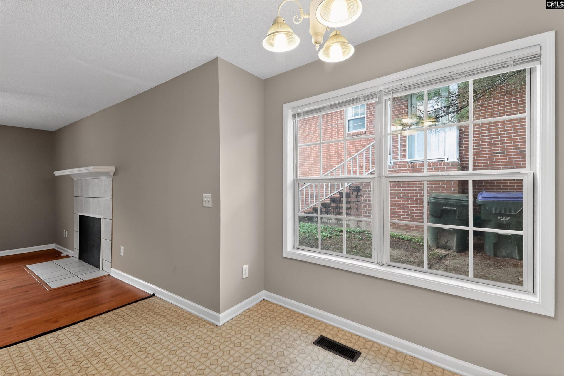 127 Renaissance Way Photo 6