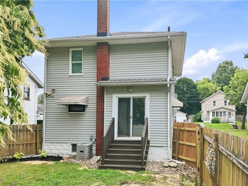 572 E Archwood Avenue, Akron, OH 44301 Photo 10