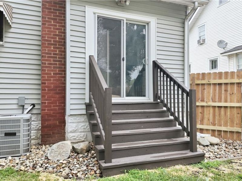 572 E Archwood Avenue, Akron, OH 44301 Photo 12