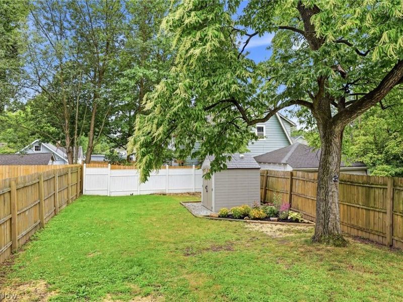 572 E Archwood Avenue, Akron, OH 44301 Photo 15