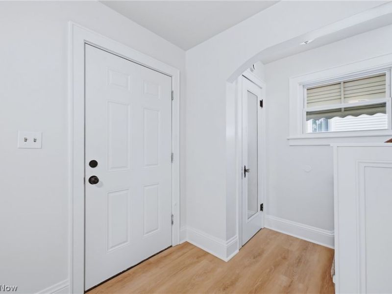 572 E Archwood Avenue, Akron, OH 44301 Photo 16