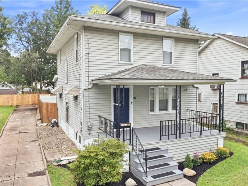572 E Archwood Avenue, Akron, OH 44301 Photo 3