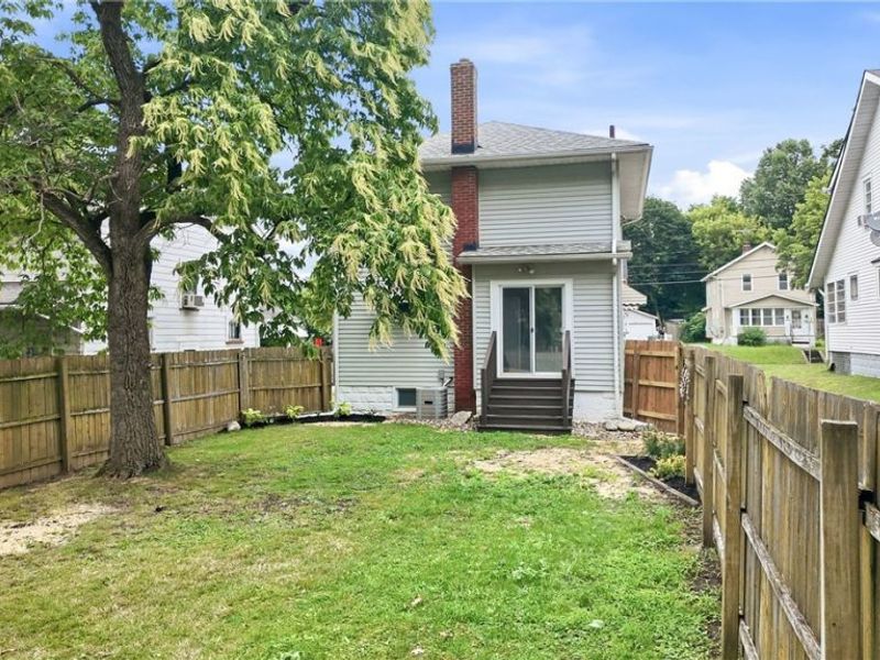 572 E Archwood Avenue, Akron, OH 44301 Photo 9