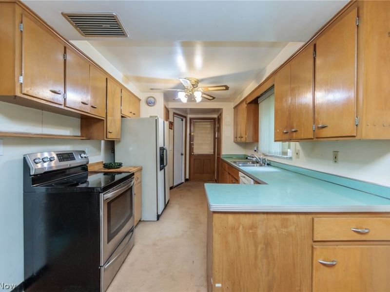 15711 Fenemore Road, East Cleveland, OH 44112 Photo 15