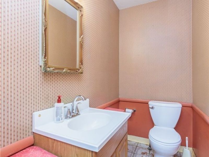 15711 Fenemore Road, East Cleveland, OH 44112 Photo 9