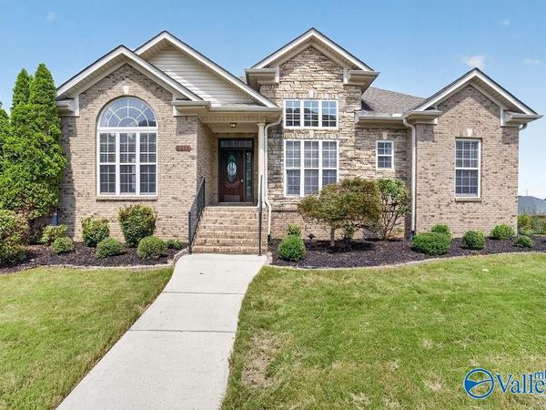 2824 Slate Drive SW, Huntsville, AL 35803