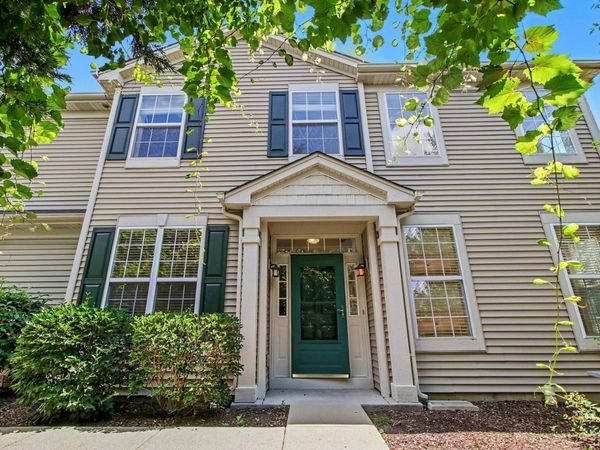 600 S Jade Lane , Round Lake, IL 60073