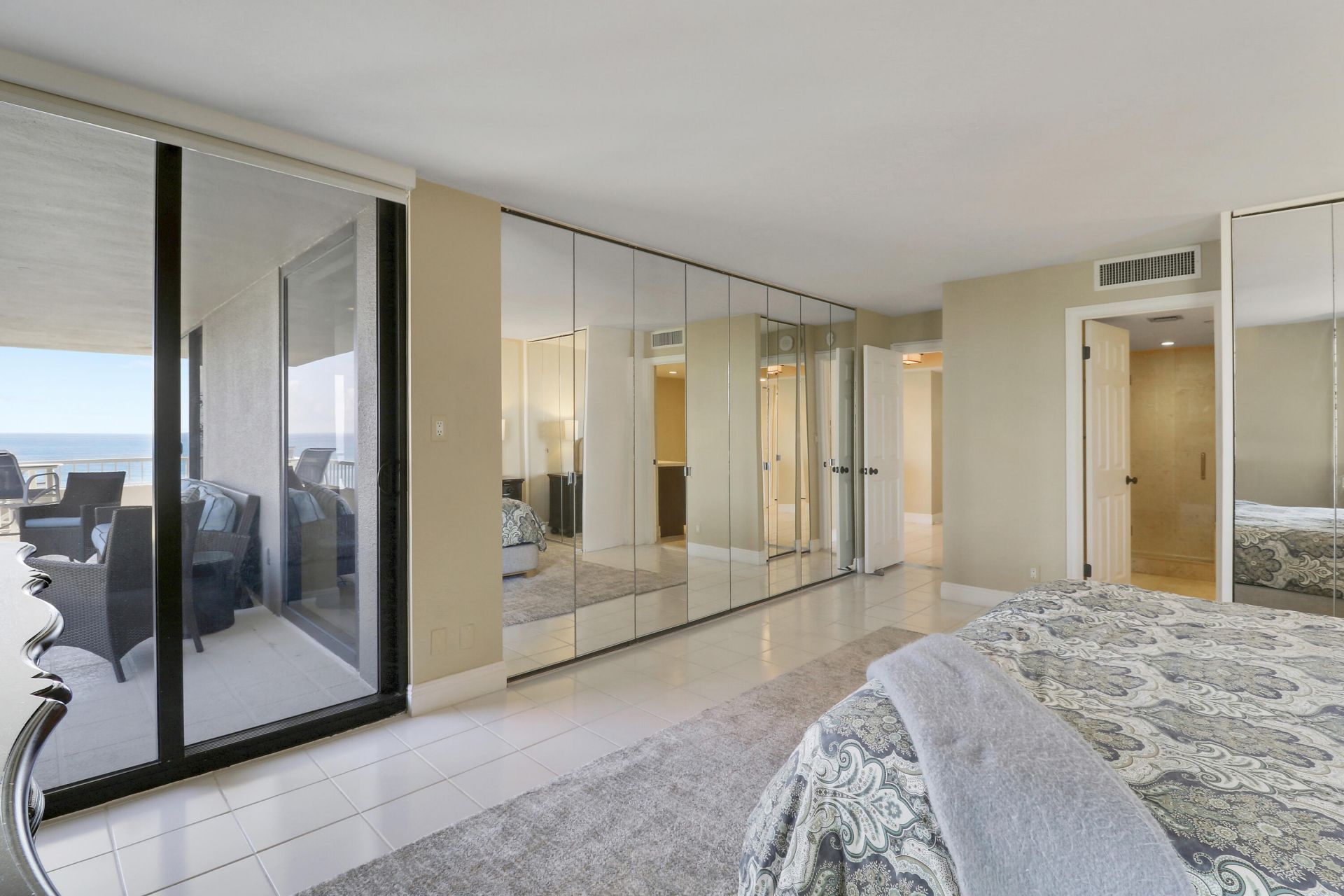 5510 N Ocean Drive, Unit 4C, Singer Island, FL 33404 Photo