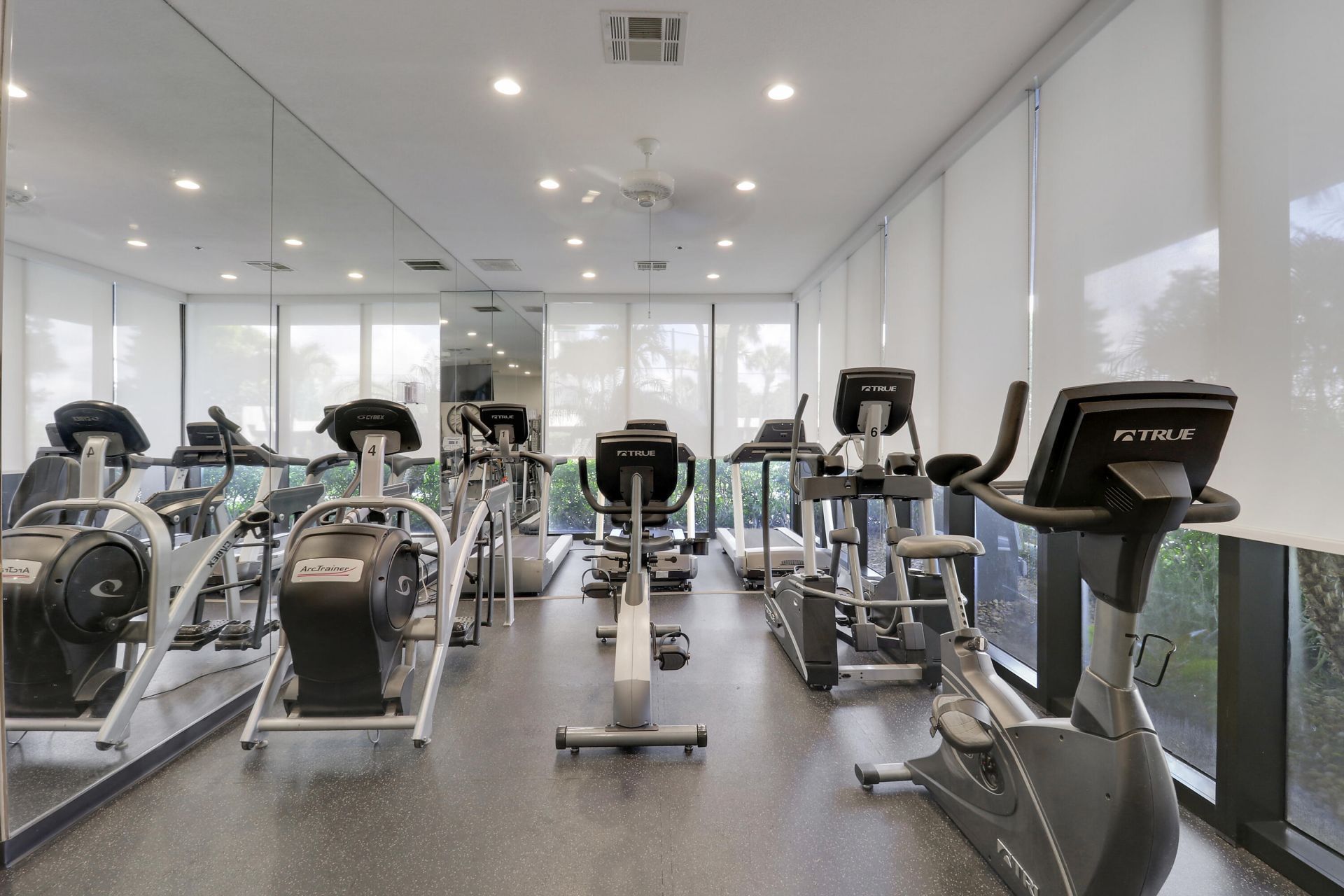 5510 N Ocean Drive, Unit 4C, Singer Island, FL 33404 Photo