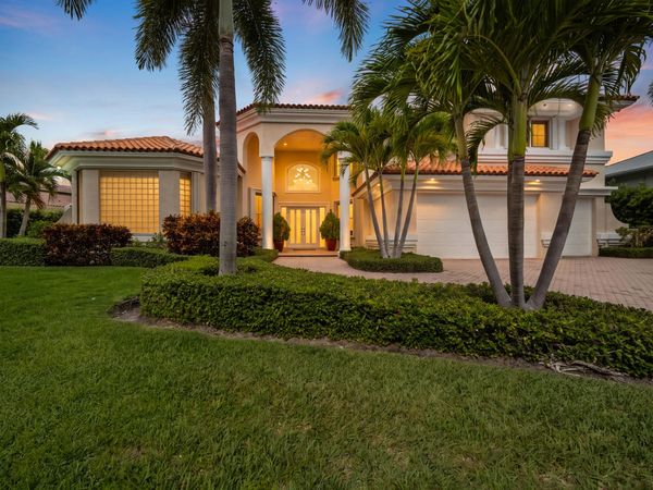 9 ISLAND Road, Sewalls Point, FL 34996