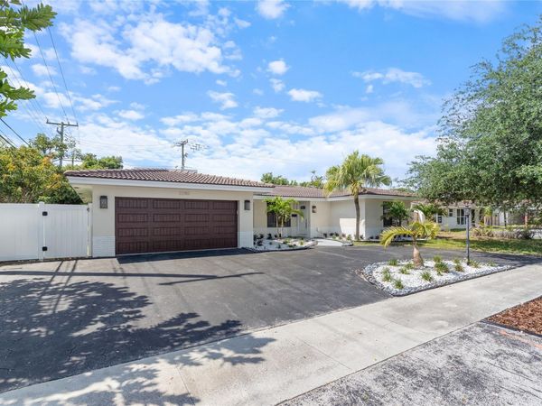 2280 NE 62nd Street, Fort Lauderdale, FL 33308