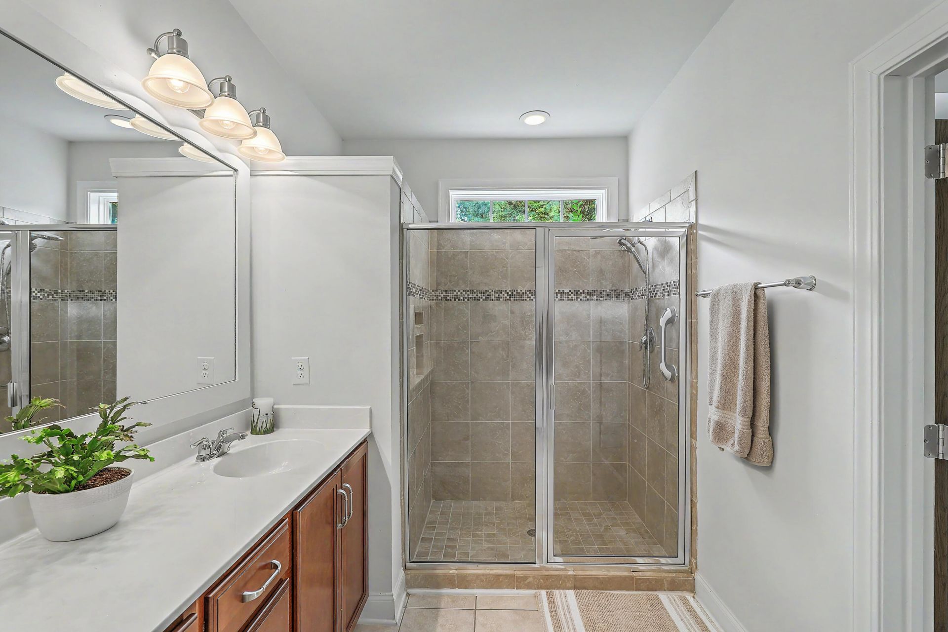 128 Phoebe Road Photo 32