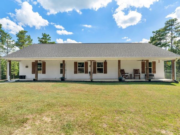 930 Columbia Purvis, Columbia, MS 39429