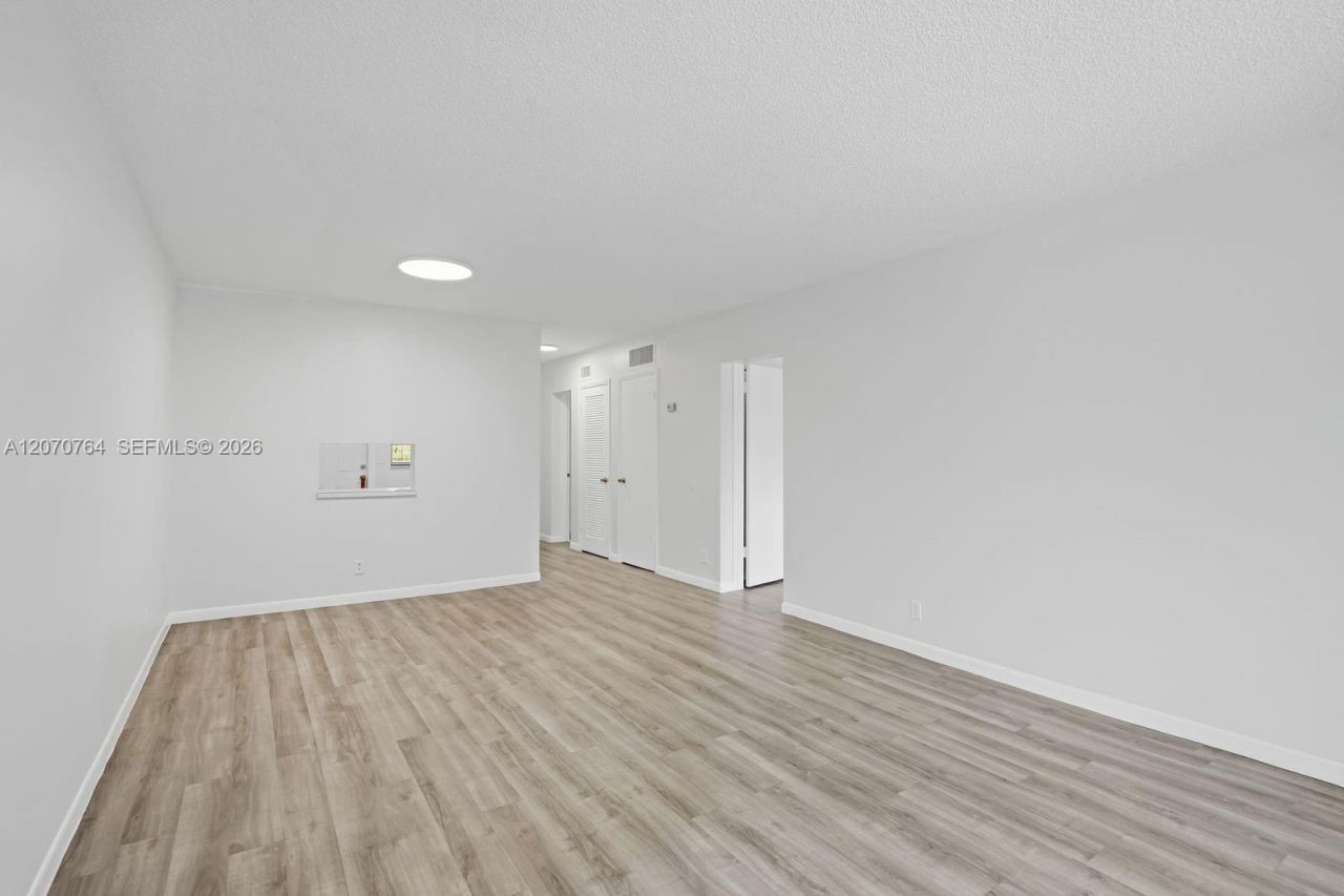 5335 NW 10th Ct, Unit 206, Plantation, FL 33313 Photo