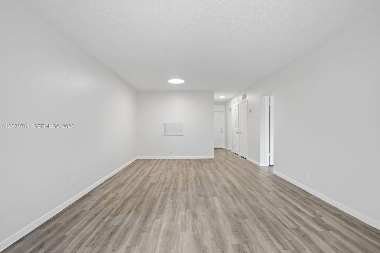5335 NW 10th Ct, Unit 206, Plantation, FL 33313 Photo