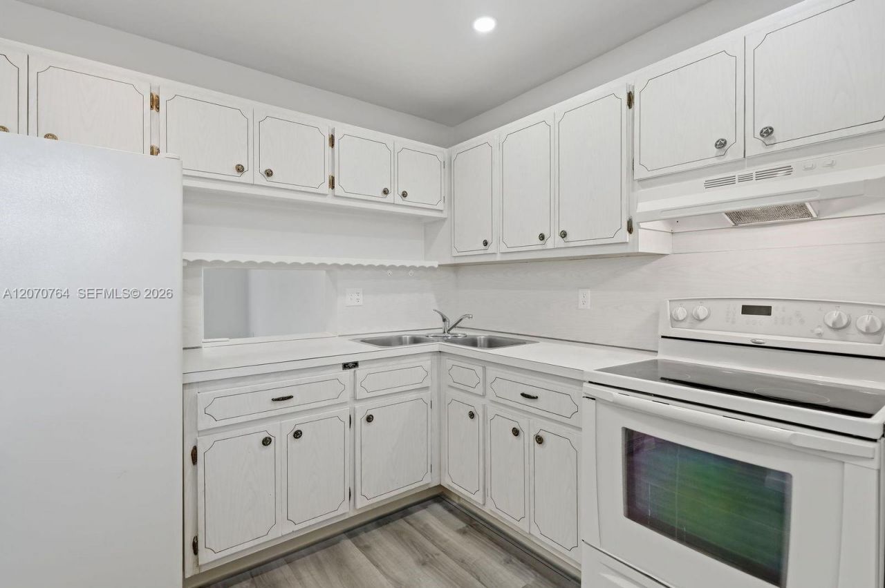 5335 NW 10th Ct, Unit 206, Plantation, FL 33313 Photo