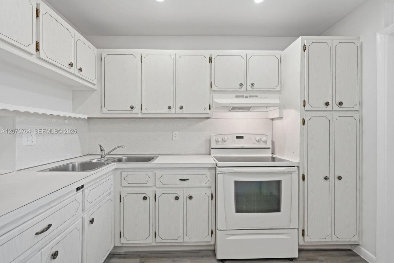 5335 NW 10th Ct, Unit 206, Plantation, FL 33313 Photo