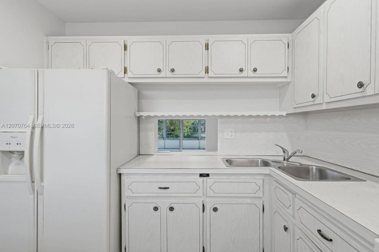 5335 NW 10th Ct, Unit 206, Plantation, FL 33313 Photo