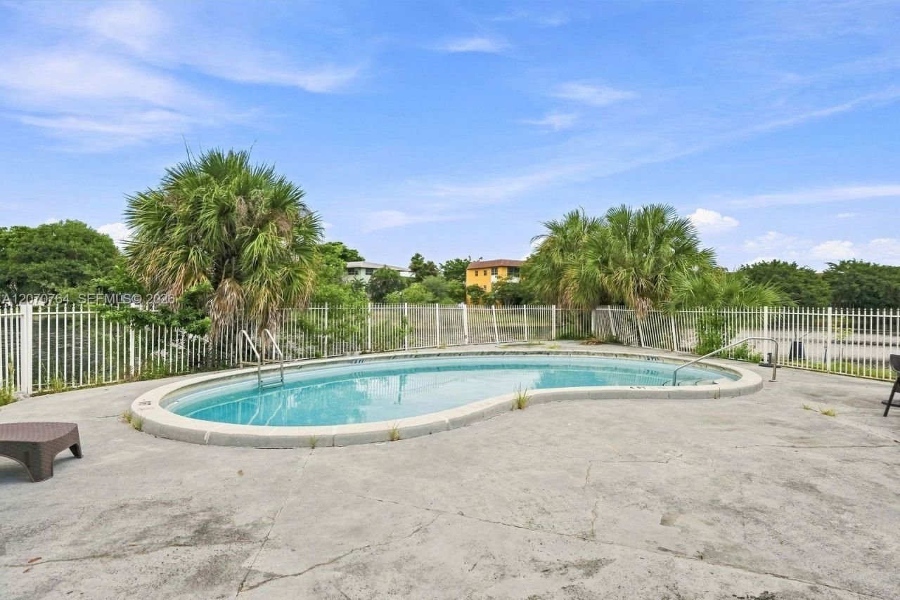 5335 NW 10th Ct, Unit 206, Plantation, FL 33313 Photo
