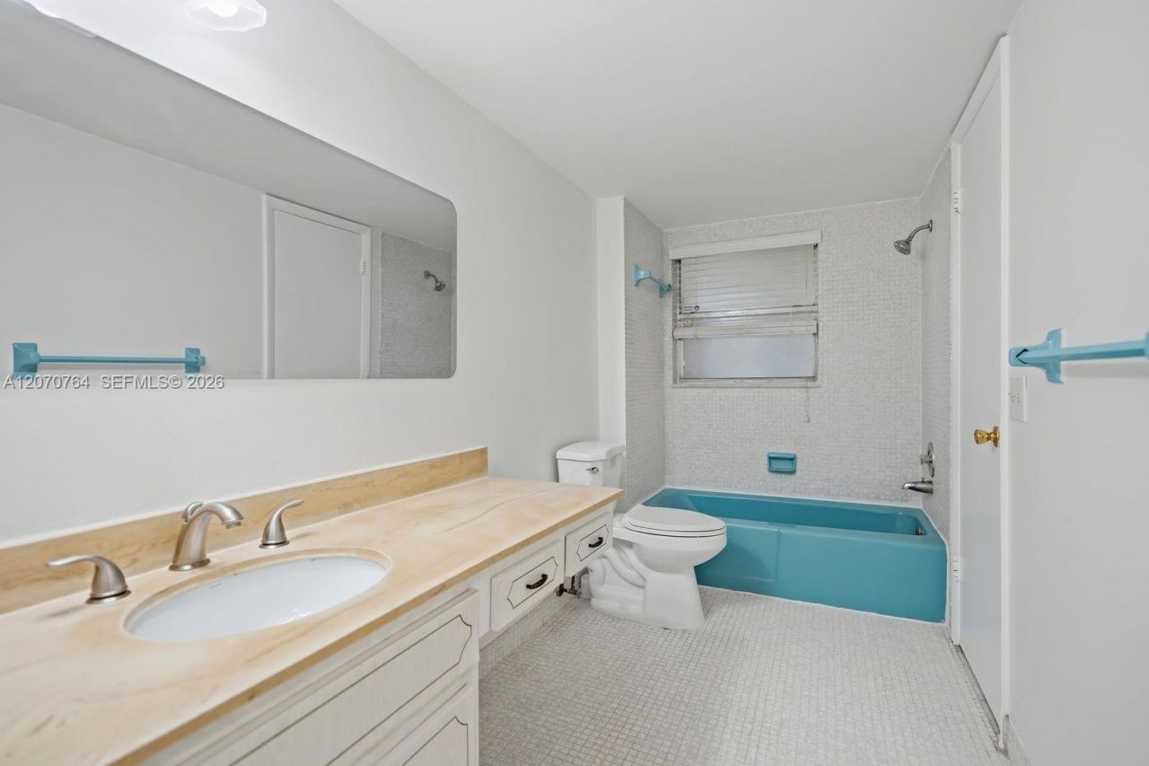 5335 NW 10th Ct, Unit 206, Plantation, FL 33313 Photo