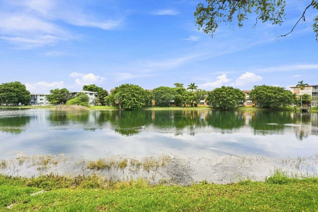 5335 NW 10th Ct, Unit 206, Plantation, FL 33313 Photo