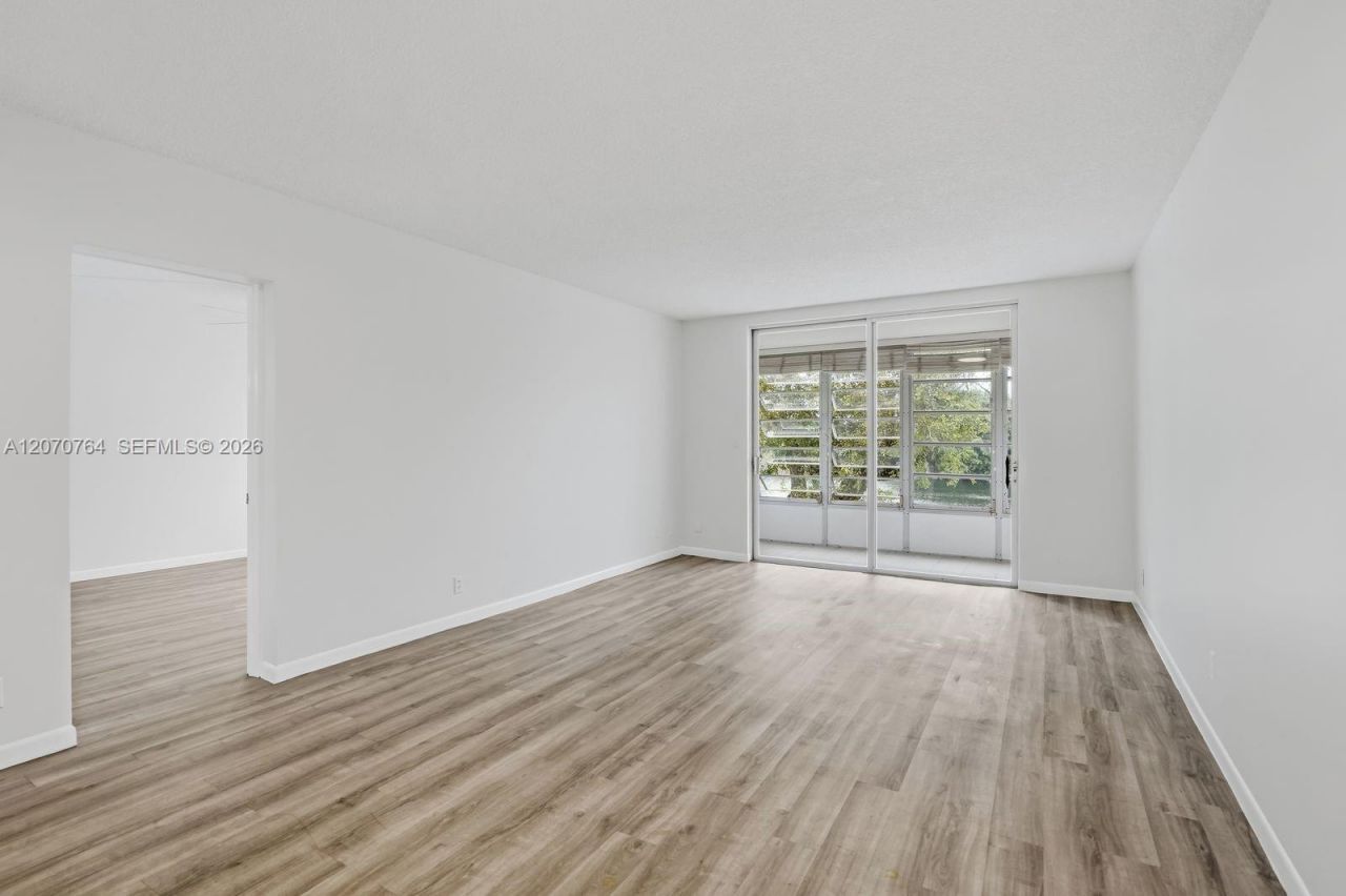 5335 NW 10th Ct, Unit 206, Plantation, FL 33313 Photo