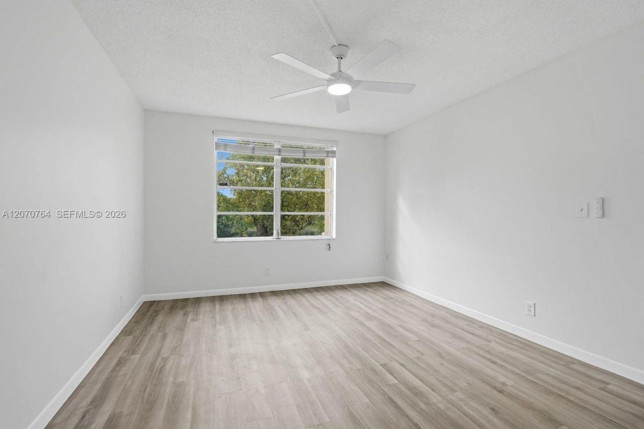 5335 NW 10th Ct, Unit 206, Plantation, FL 33313 Photo