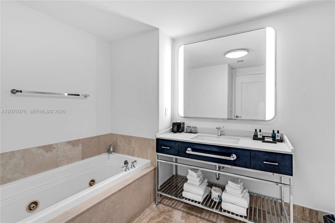4401 Collins Ave, Unit 1609, Miami Beach, FL 33140 Photo