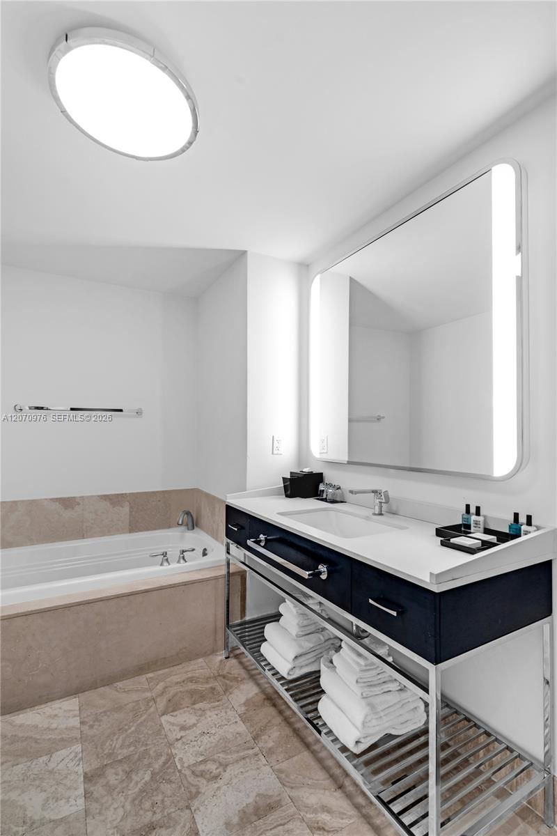 4401 Collins Ave, Unit 1609, Miami Beach, FL 33140 Photo