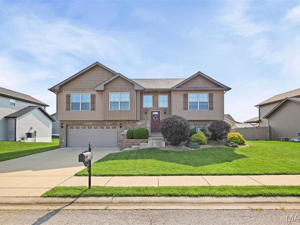607 W 5th Street, St Jacob, IL 62281