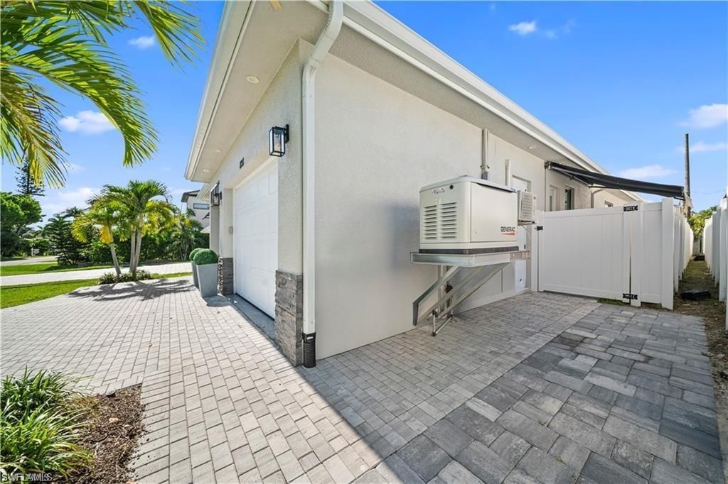 828 100th Ave N, Naples, FL 34108 Photo
